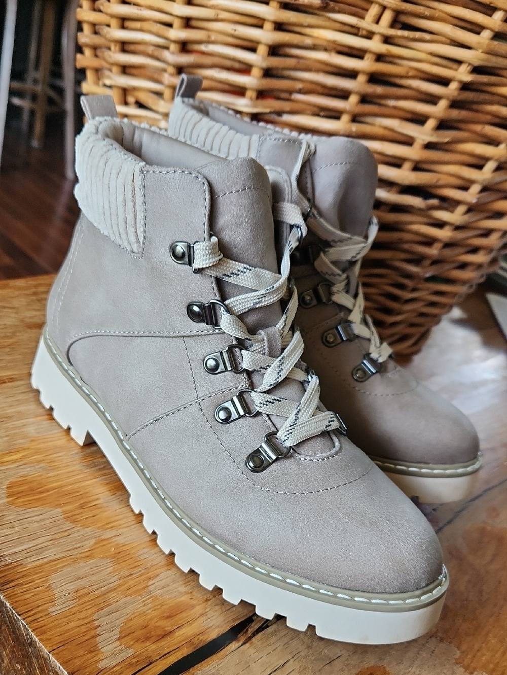 Cliffs‎ By White Mountain Connie Hiker Boots Size 8 Gray Faux Leather
